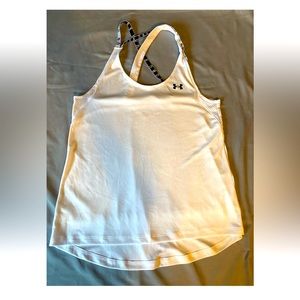 Under armour tank top loose fit.